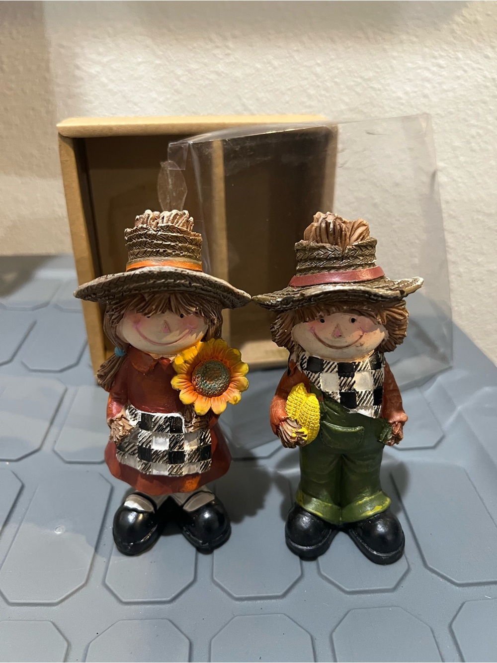 Set of 2 Scarecrow Resin Figurines 5.5" Fall Harvest Thanksgiving Table Decor